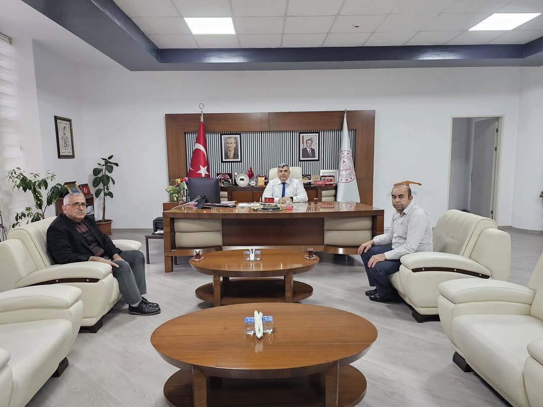 Şehidimizin Babası Fuat Saraç, İl Milli Eğitim Müdürümüz Miraç Sünnetci’yi Ziyaret Etti