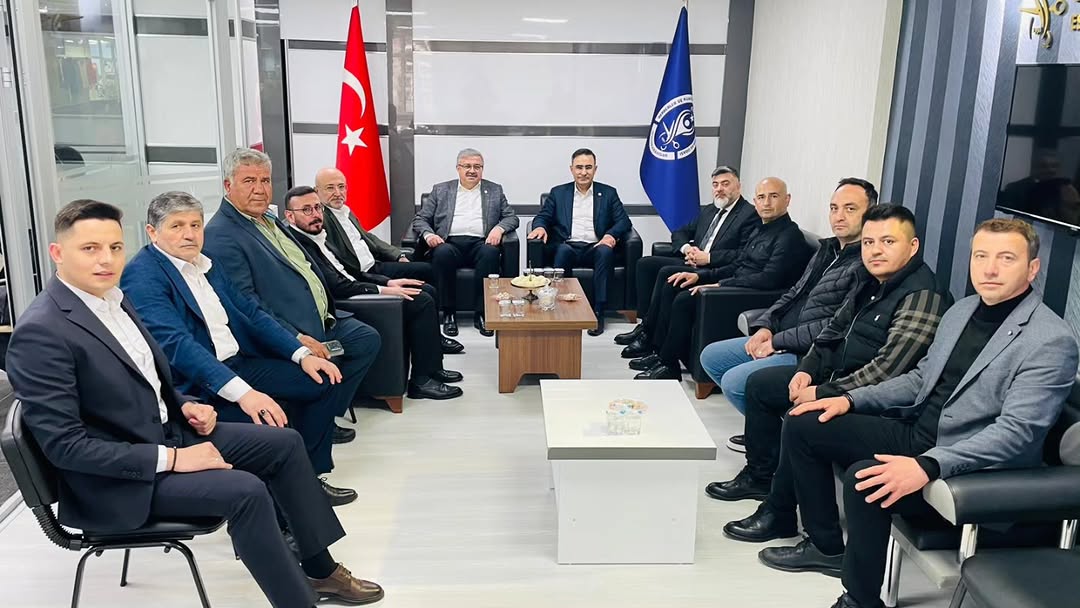 Suat Uygur Berberler ve Kuaförler Esnaf Odası Başkanlığına Yeniden Seçildi