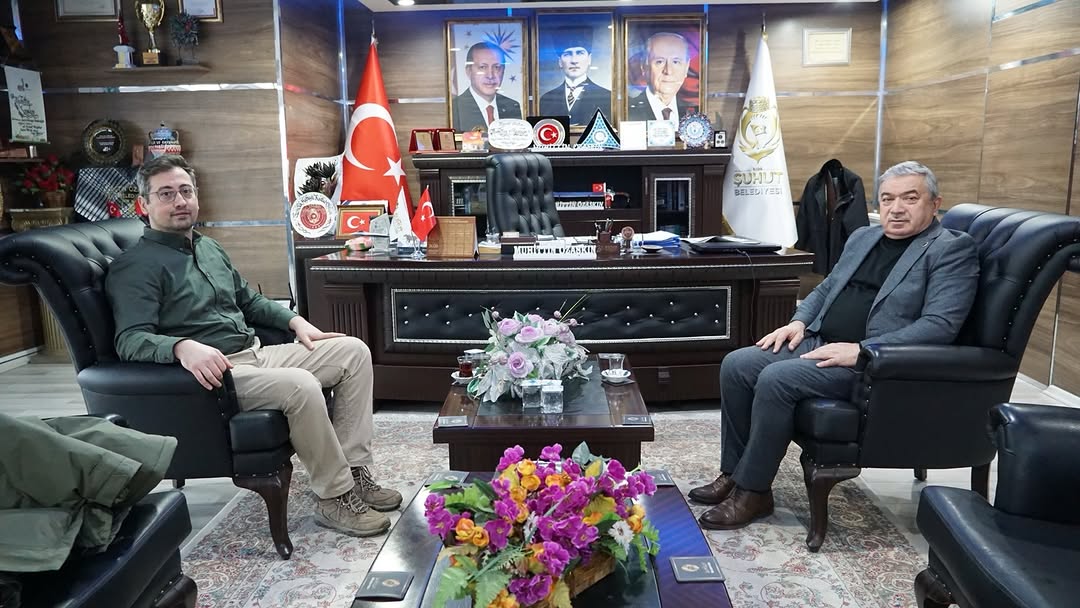 Şuhut Belediye Başkanı Özaşkın, İlçe Sağlık Müdürü Dr. Babaoğlu'na Teşekkür Etti