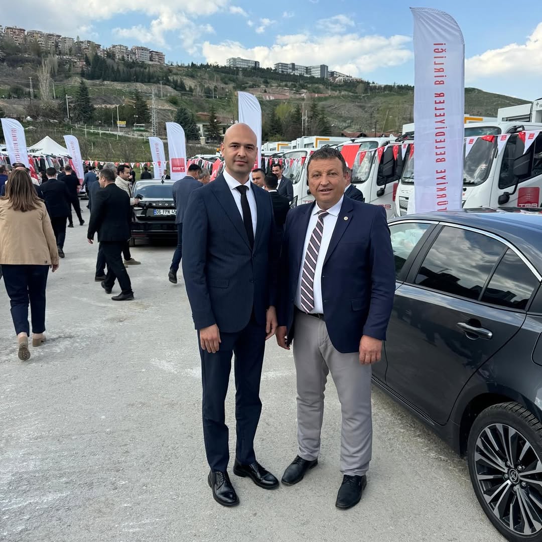 Türkiye Belediyeler Birliği Araç Teslim Töreni'nde İzmir Karşıyaka Belediye Başkan Yardımcısı ile Buluştuk