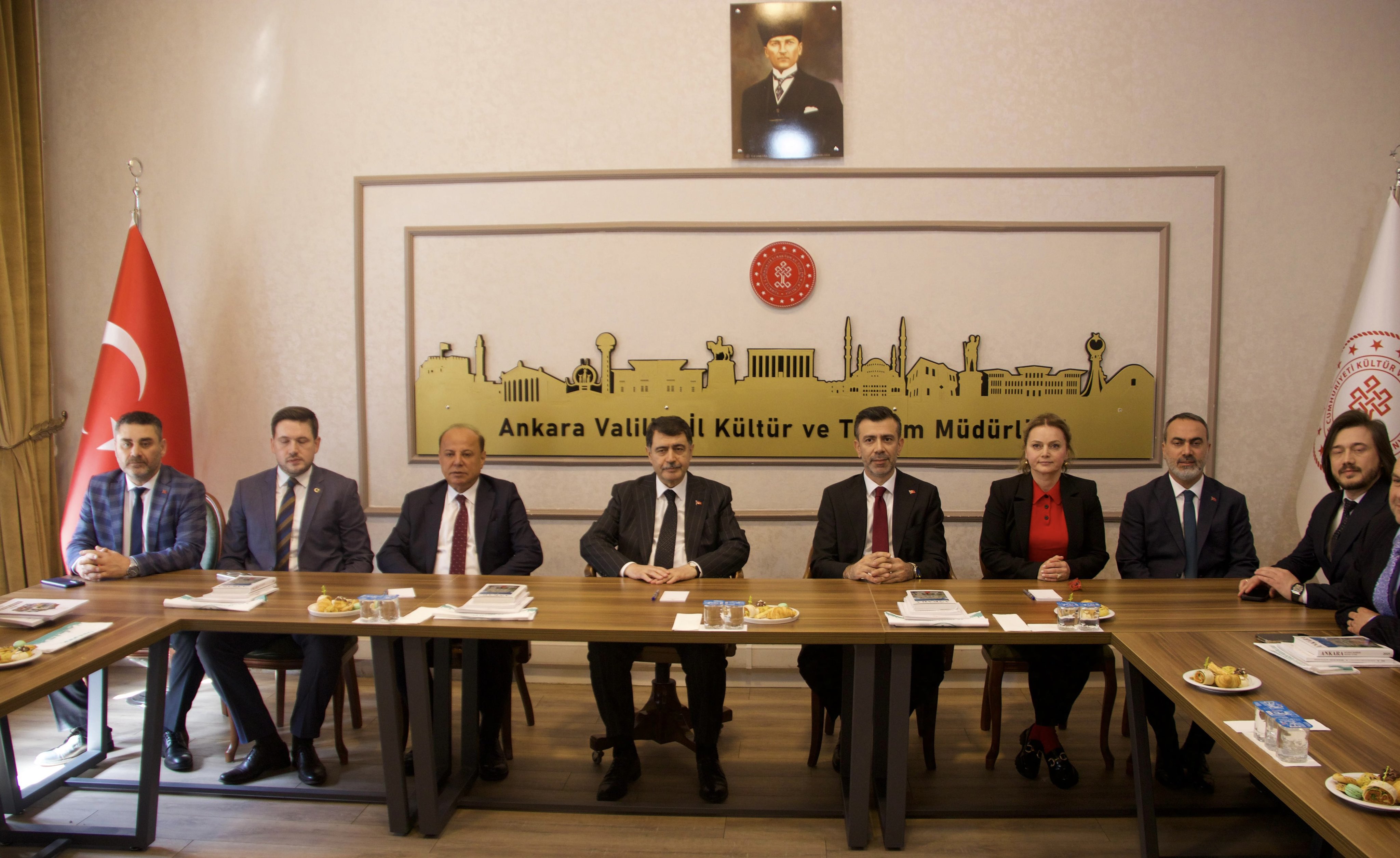 Vali Şahin, Turizm Haftası'nda Sektör Temsilcileriyle Bir Araya Geldi