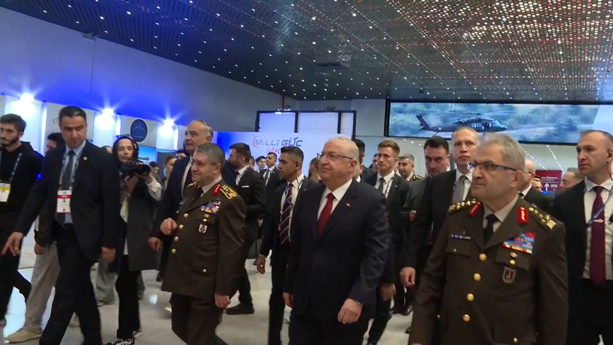 Yaşar Güler, ROKETSAN'ın Yeni Sistemlerini Kutladı