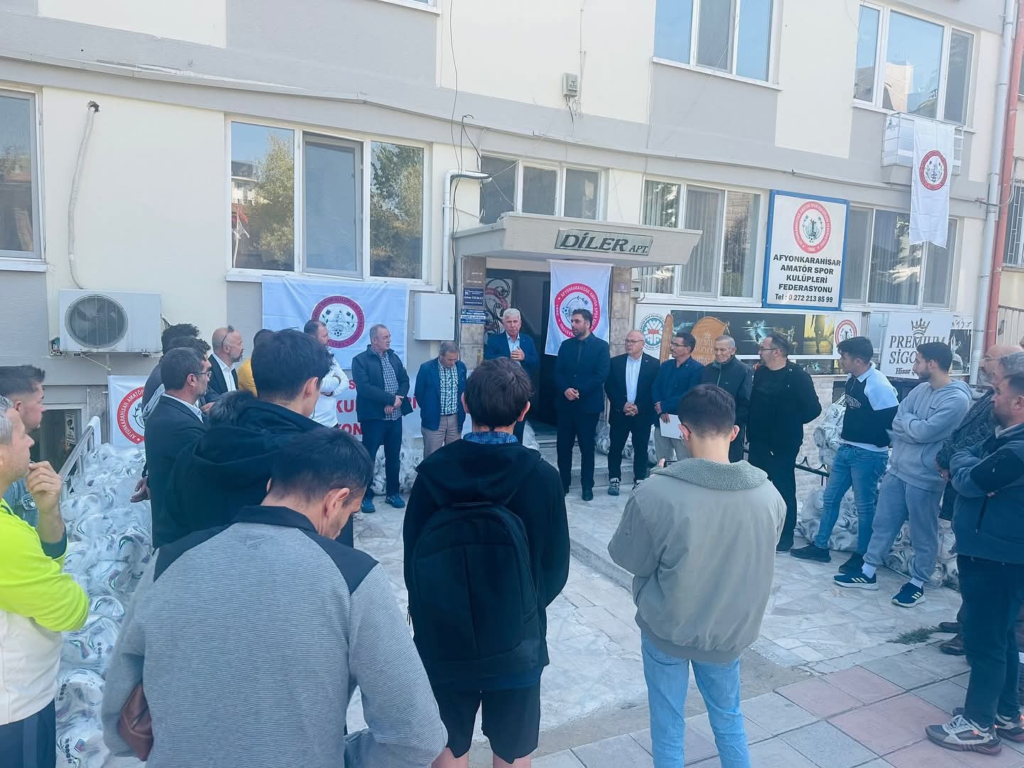 Afyonkarahisar da Amatör Spor Kulüplerine Destekler Hız Kesmeden Devam Ediyor