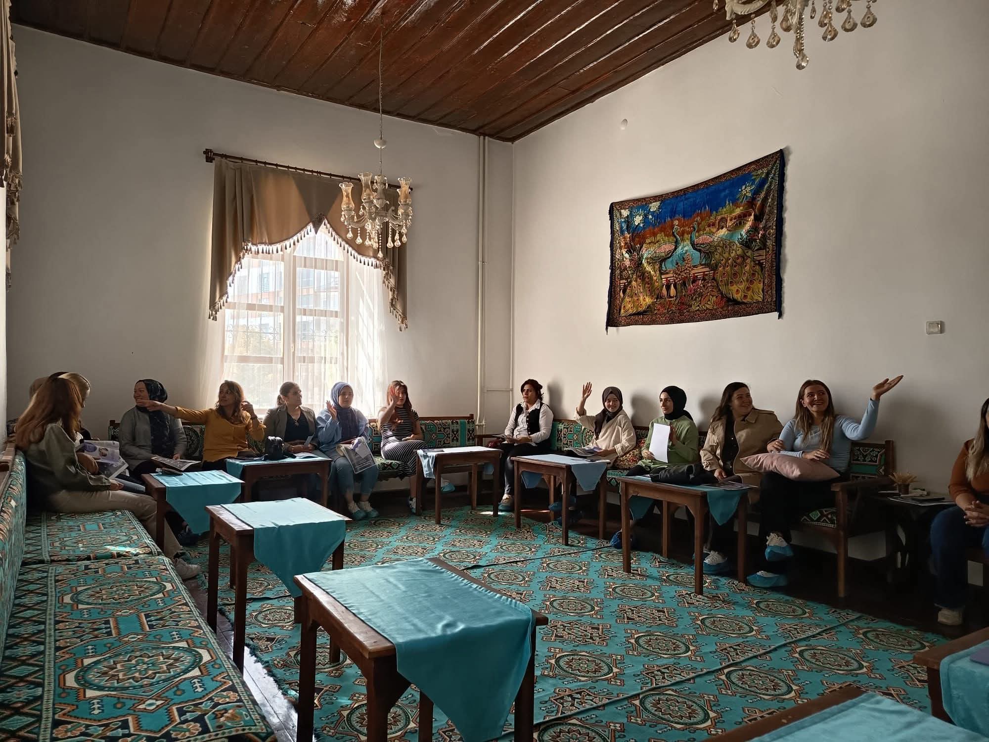 Emirdağ Kadın Kültür Evi’nde Eğitim ve Etkinlikler Tüm Hızıyla Devam Ediyor