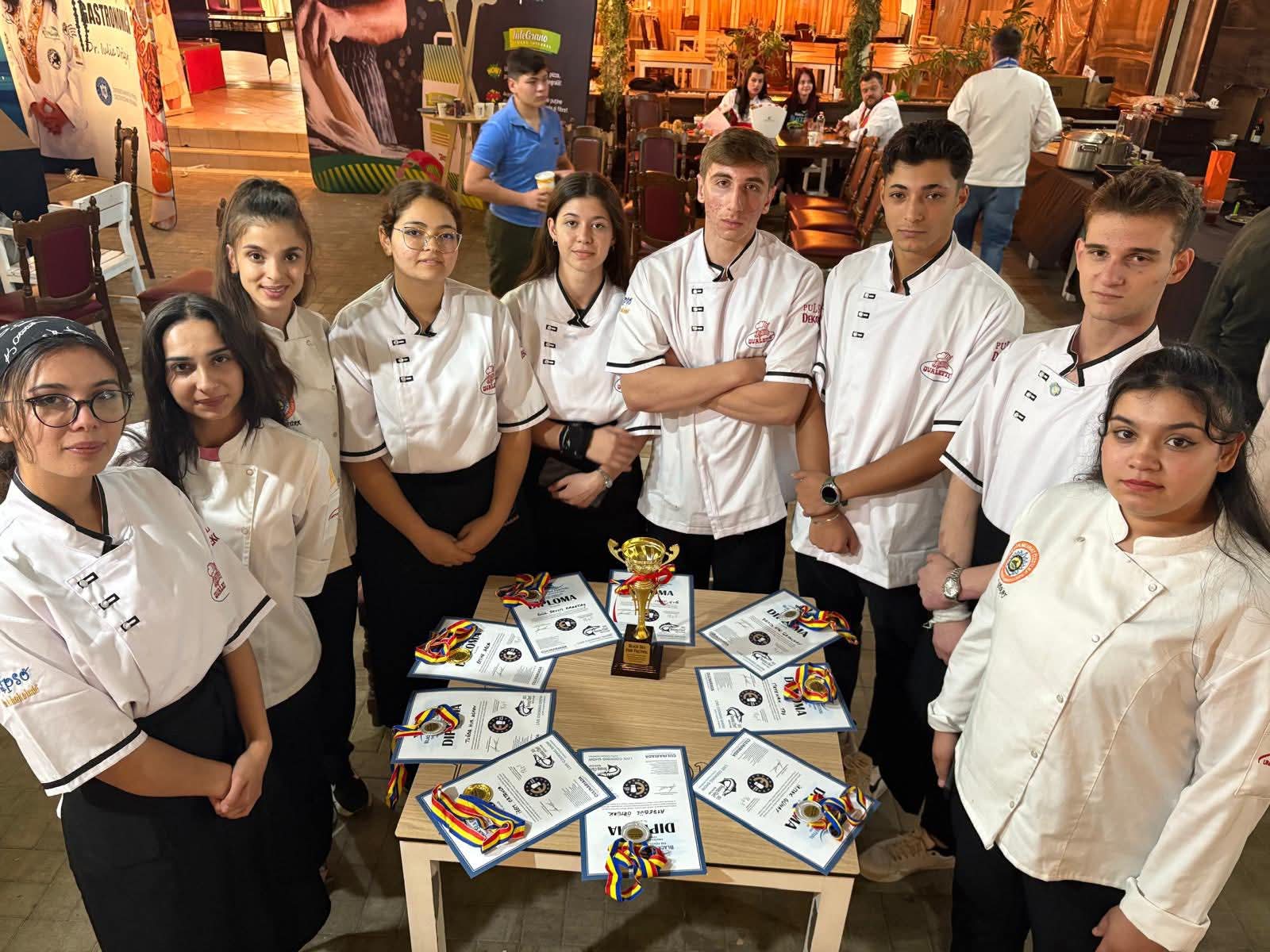 Genç Şefler Yurda Madalyalarla Döndü